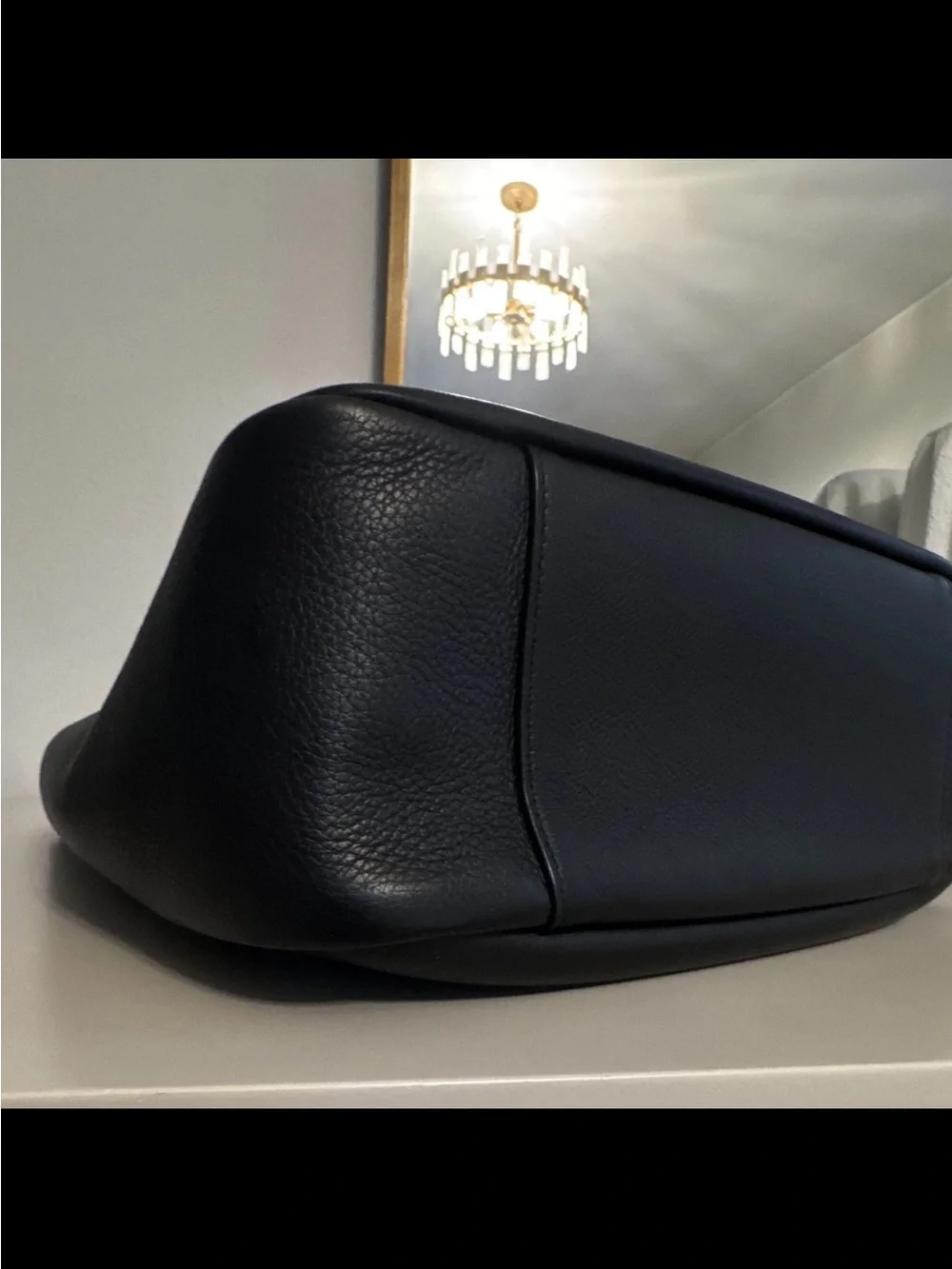 Saint Laurent Black Le 5 à 7 Hobo Bag /Large